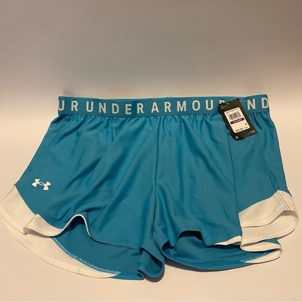 Under Armour Women’s Size XXL Aqua and White Short Loose Fit